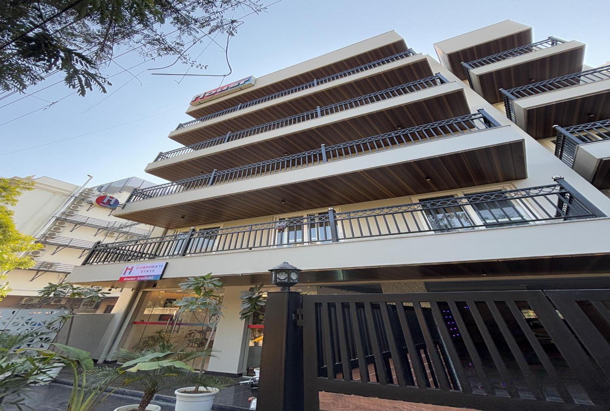 Housr Sector 45 Gurgaon Near Artemis Hospital Hotel Exterior photo