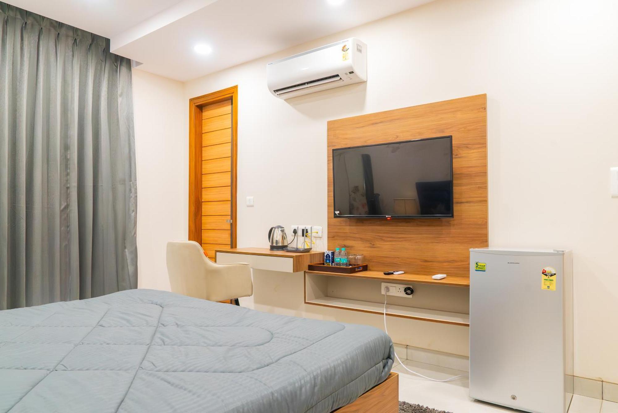Housr Sector 45 Gurgaon Near Artemis Hospital Hotel Exterior photo