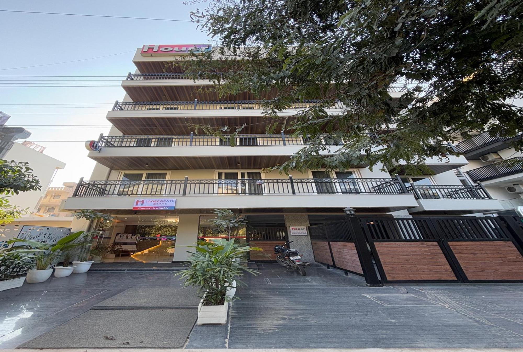 Housr Sector 45 Gurgaon Near Artemis Hospital Hotel Exterior photo