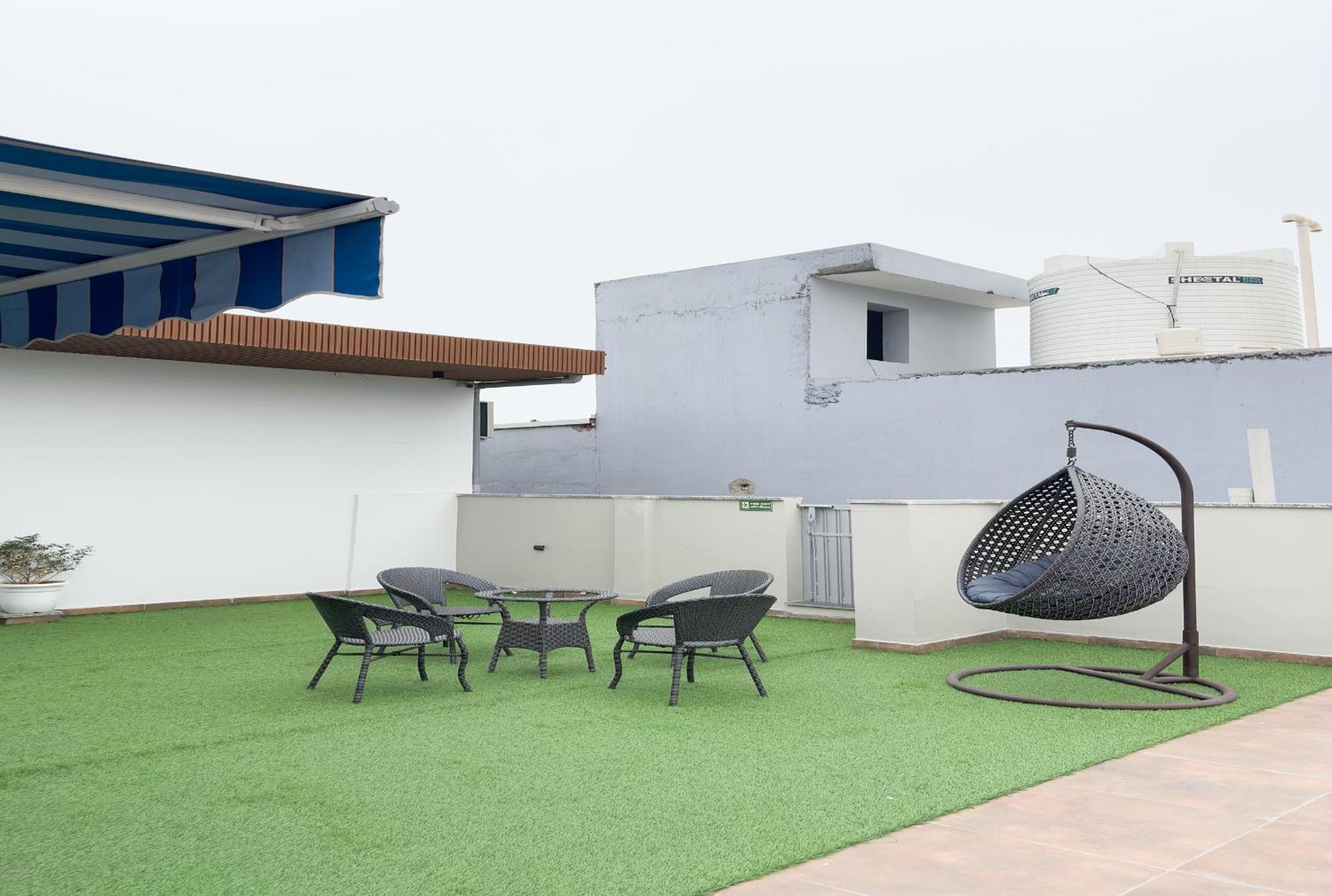Housr Sector 45 Gurgaon Near Artemis Hospital Hotel Exterior photo
